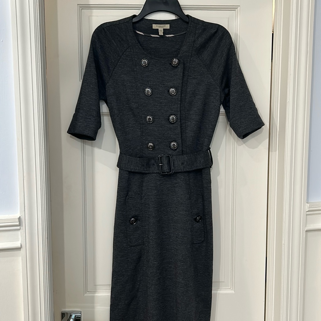 Burberry Gray 100% Wool 3/4 Sleeve Dress With Belt.